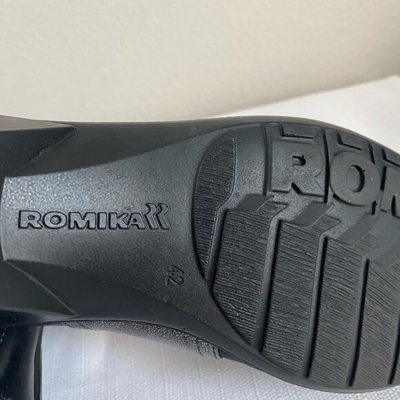 Romina Black leather comfort shoes 11.5 slip on with Velcro adjustable strap.‎ - Picture 9 of 10